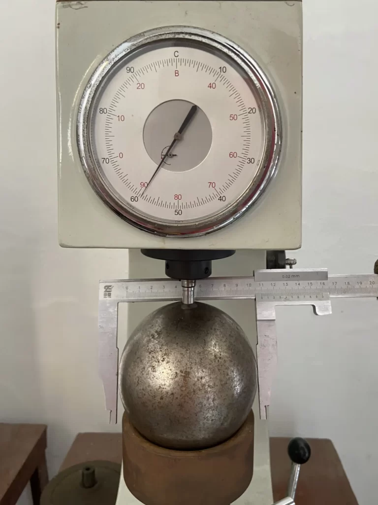 Hardness test of a grinding ball after it has been ground to 110mm